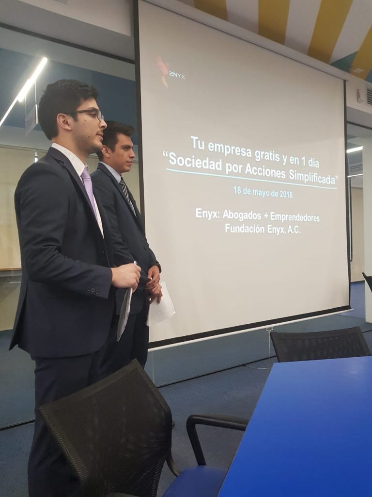 Equipo de Fundación Enyx, A.C.